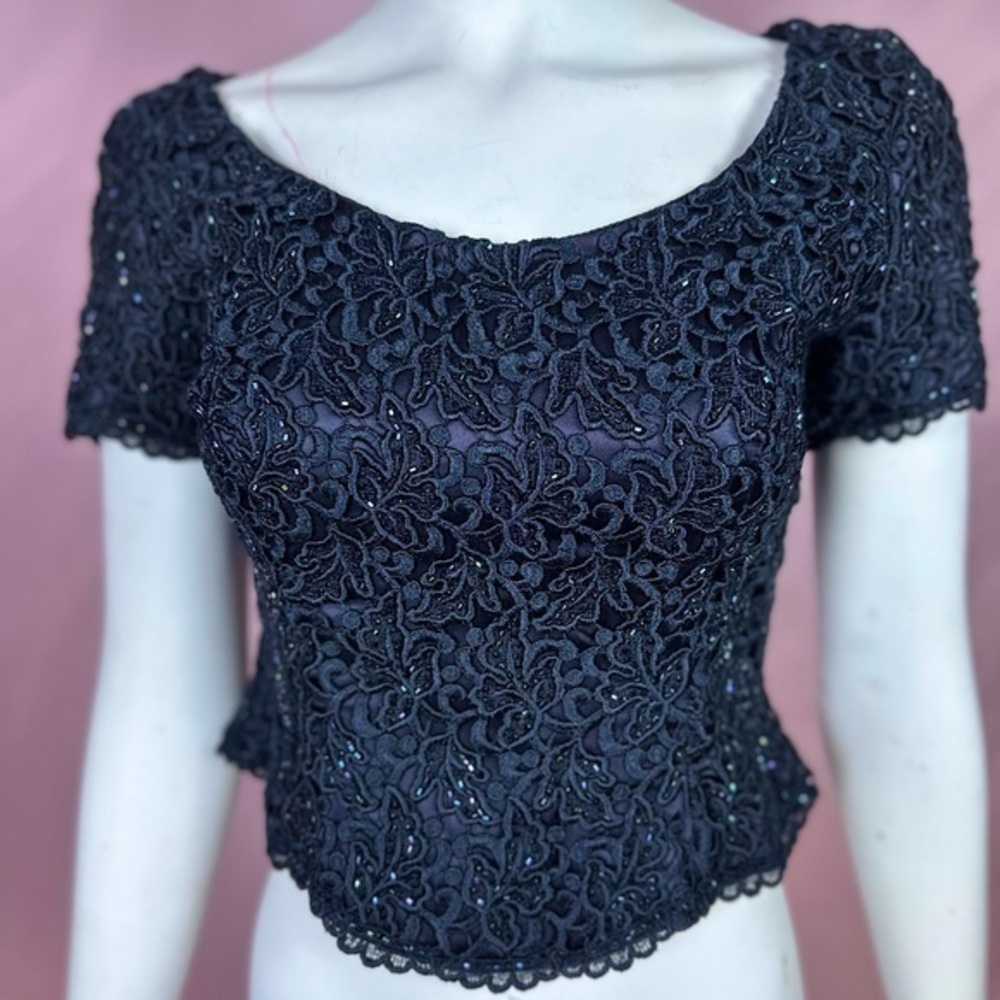 HTF Carmen Marc Valvo Petite beaded blue short-sleeve formal top, size 6